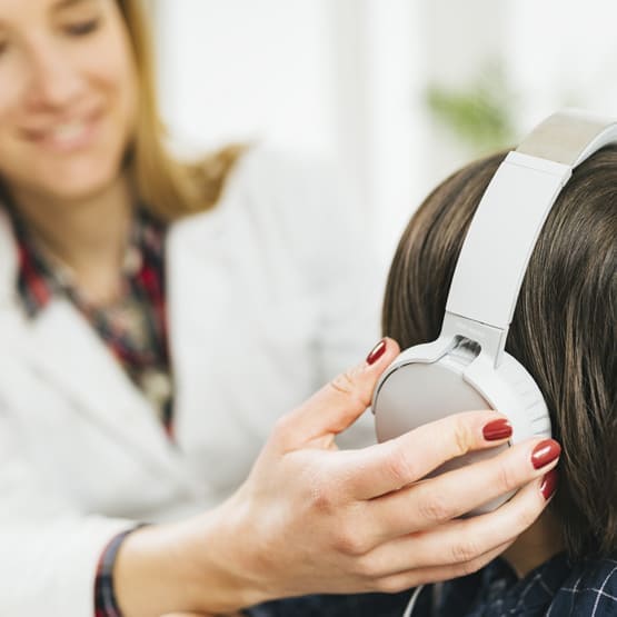 consultorio de audiología cerca de cerrada San Borja